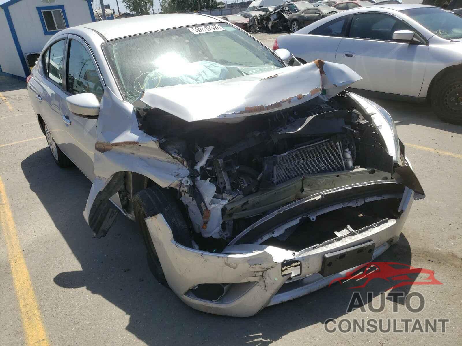 NISSAN VERSA 2019 - 3N1CN7AP4KL868143