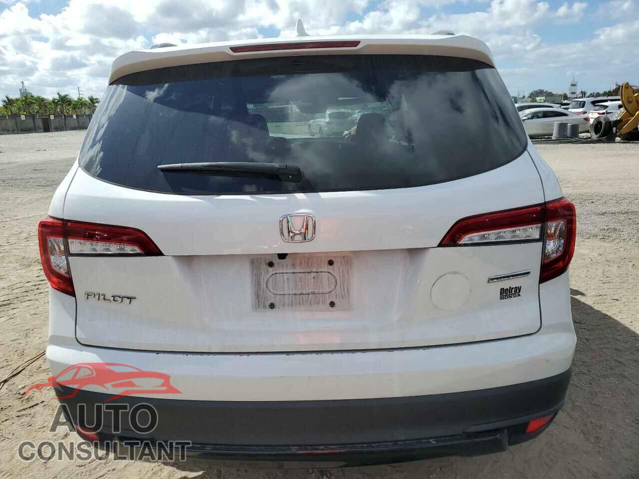 HONDA PILOT 2021 - 5FNYF5H25MB008820