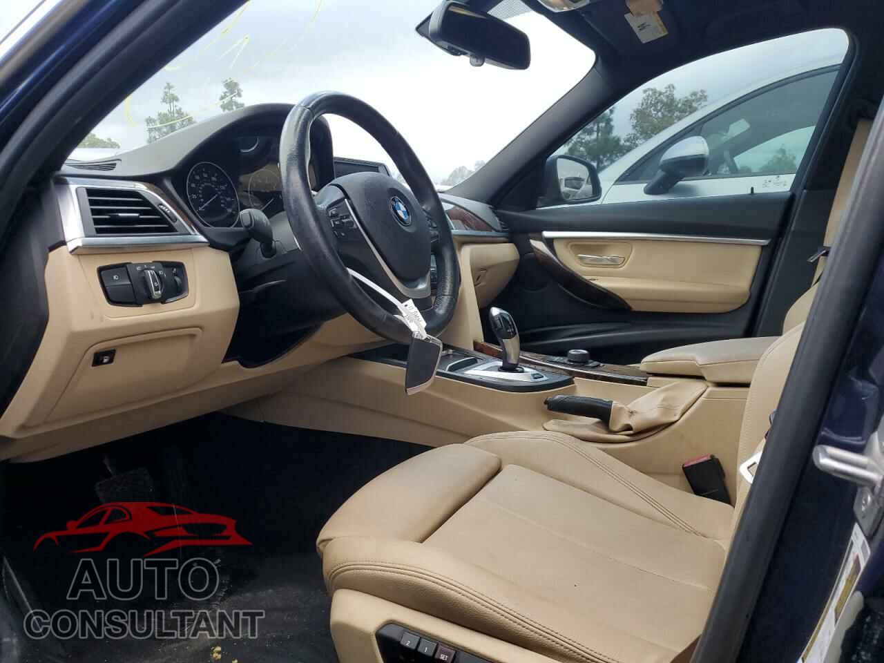 BMW 3 SERIES 2017 - WBA8E1C31HA030000