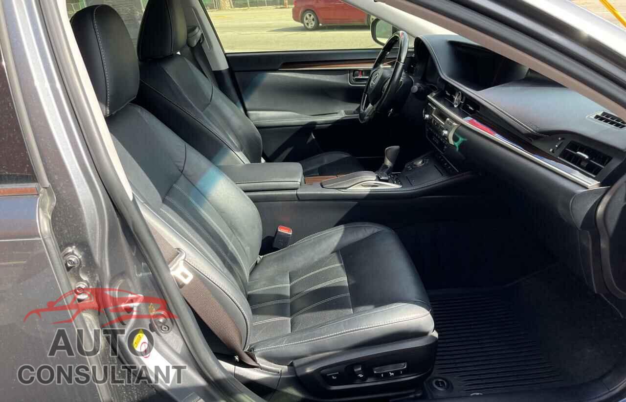 LEXUS ES300 2017 - JTHBW1GG1H2146423