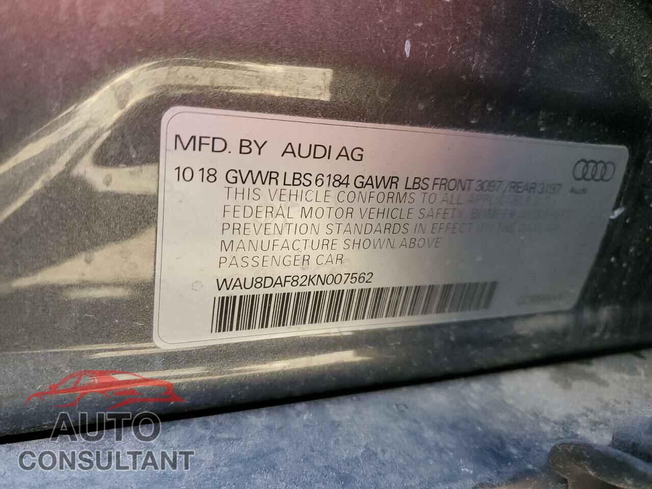 AUDI A8 2019 - WAU8DAF82KN007562