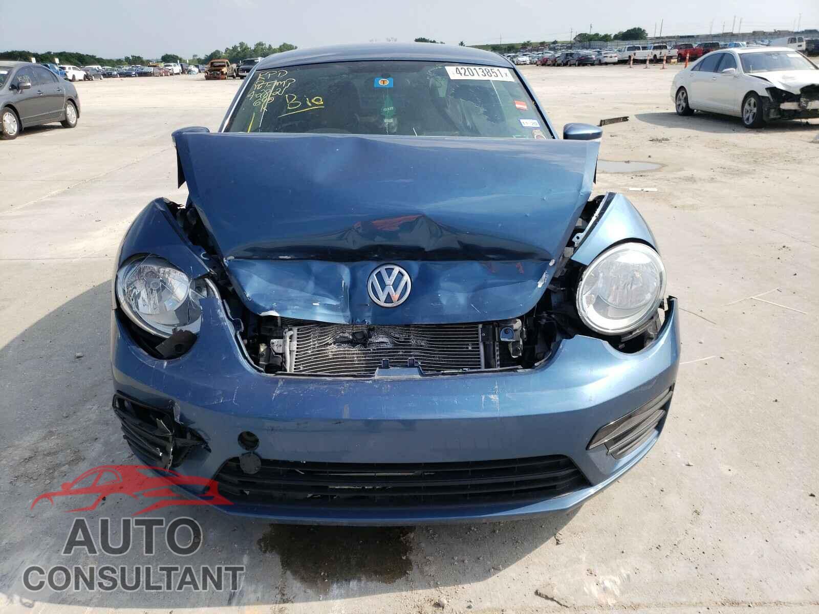 VOLKSWAGEN BEETLE 2017 - 3VWF17AT7HM626899