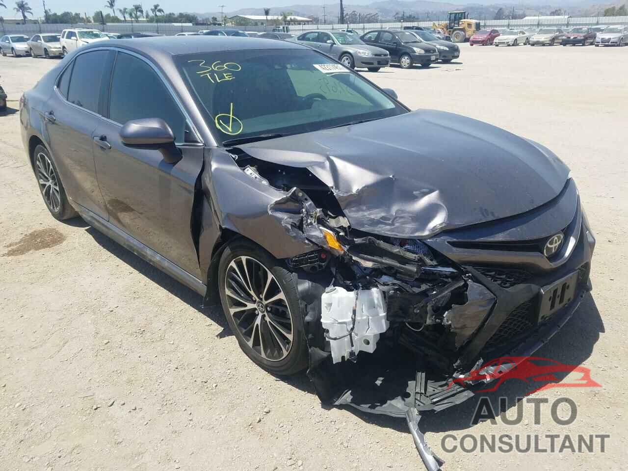 TOYOTA CAMRY 2018 - 4T1B11HK5JU511923