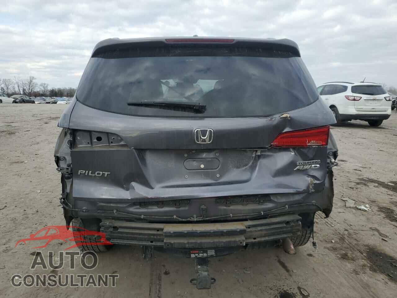 HONDA PILOT 2017 - 5FNYF6H96HB099847