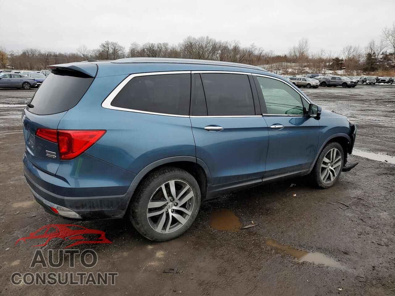 HONDA PILOT 2017 - 5FNYF6H99HB081164