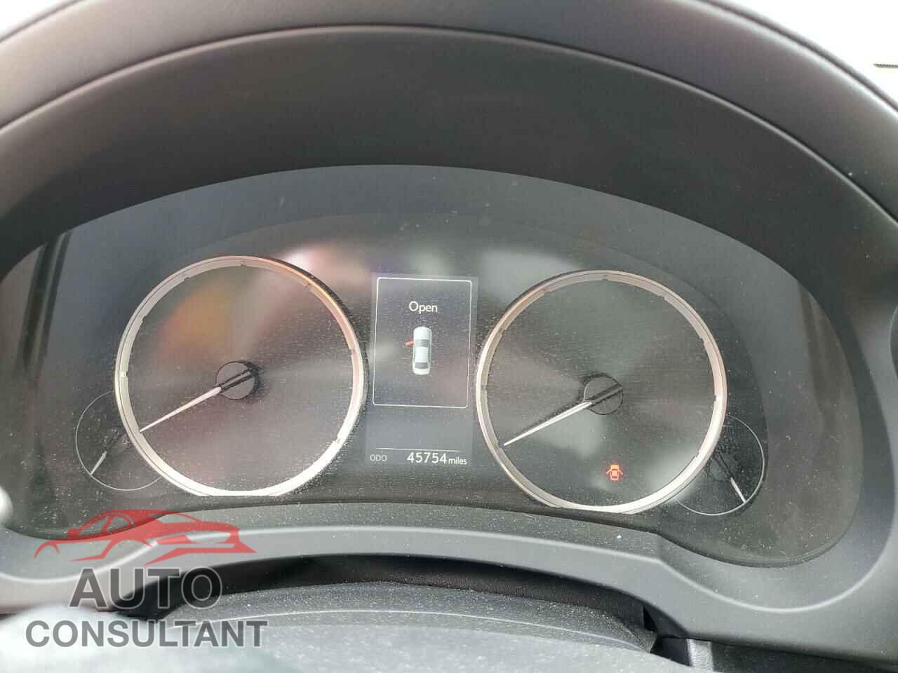 LEXUS IS 2019 - JTHC81D24K5035281