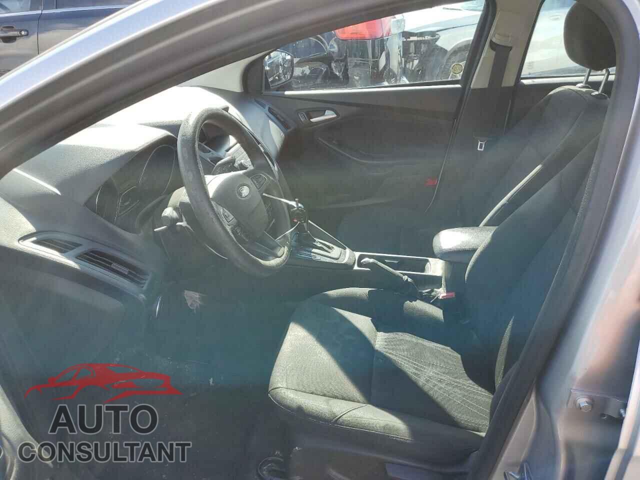 FORD FOCUS 2015 - 1FADP3K28FL224417