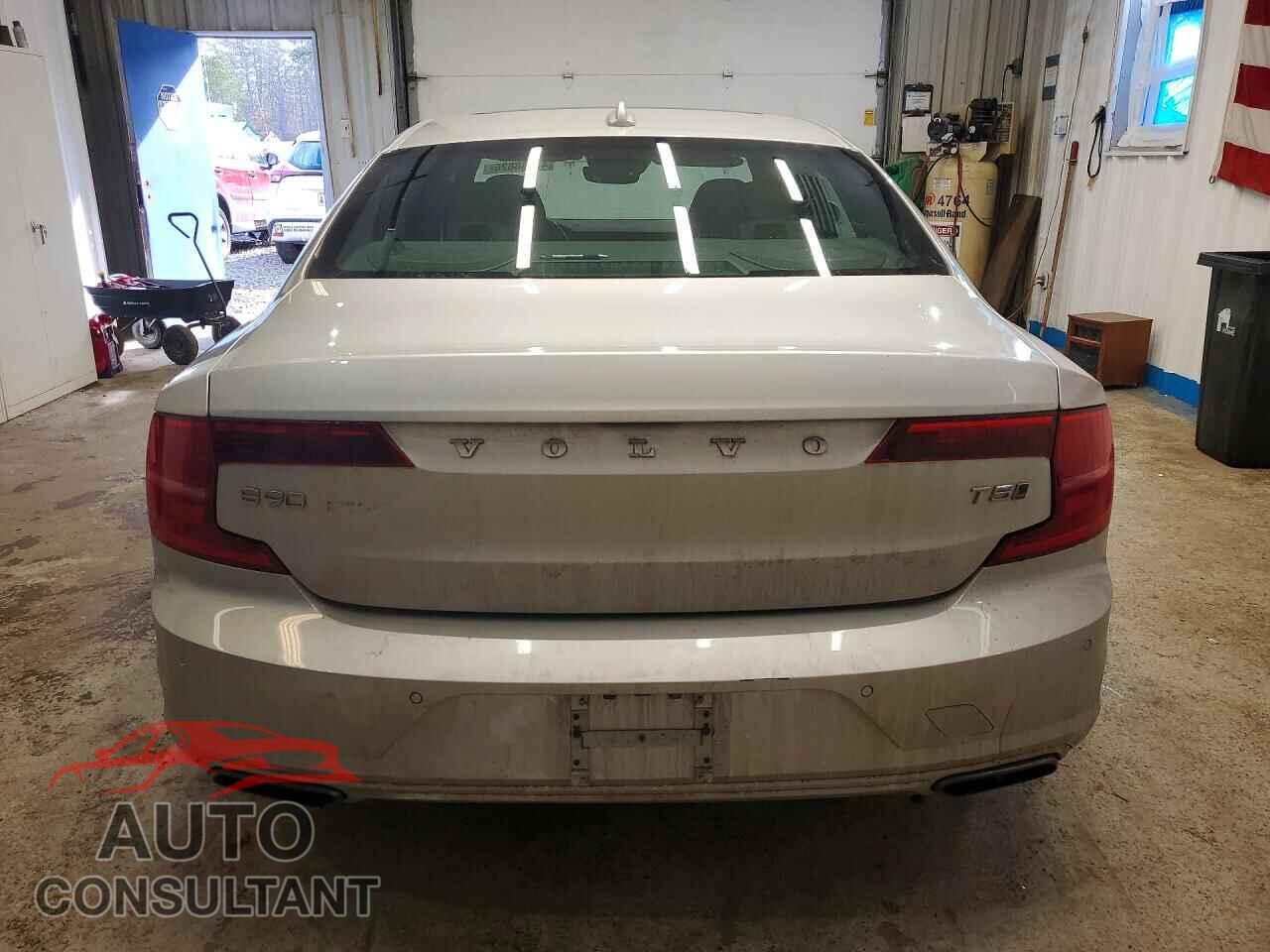 VOLVO S90 2018 - LVY982MK3JP035186