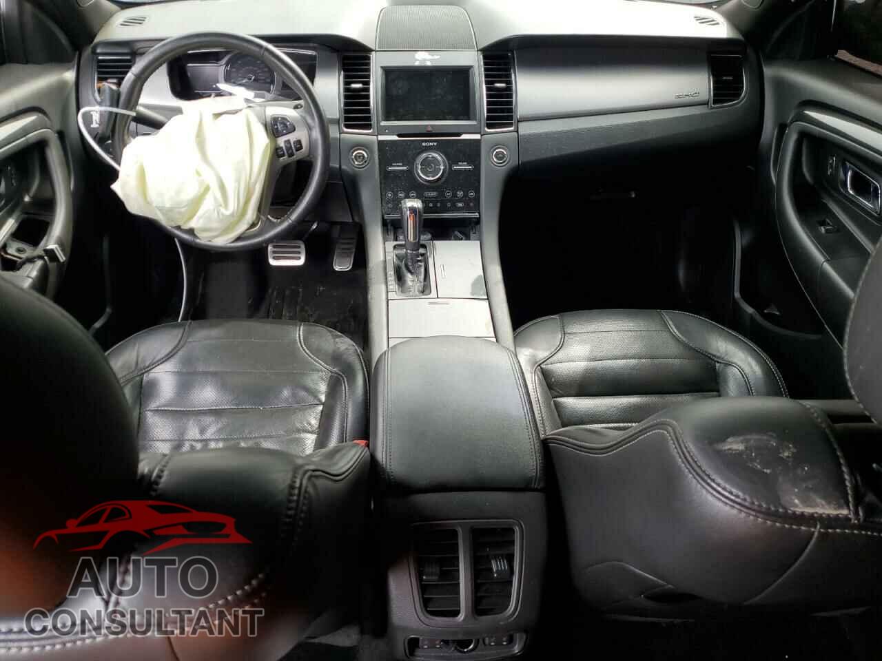 FORD TAURUS 2018 - 1FAHP2KT4JG137734