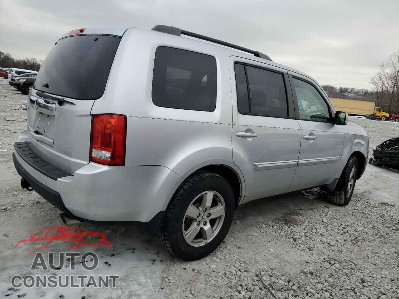 HONDA PILOT 2010 - 5FNYF4H40AB017111