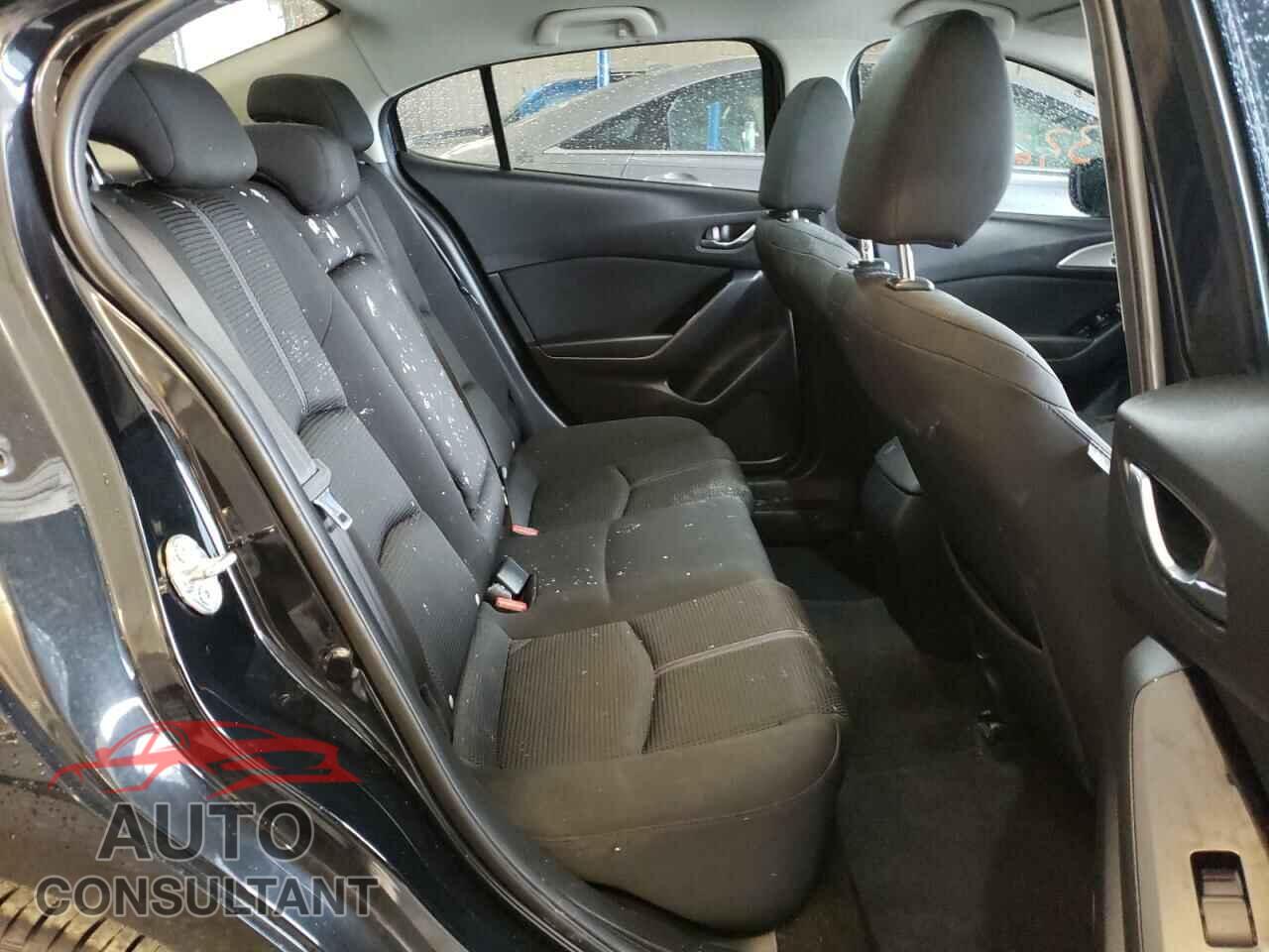 MAZDA 3 2018 - 3MZBN1U74JM165617