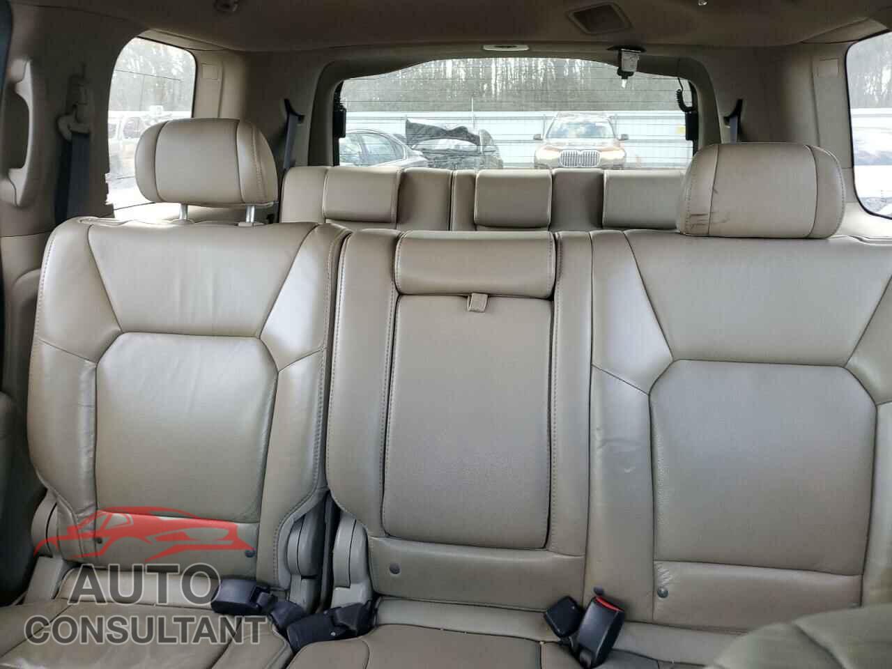 HONDA PILOT 2011 - 5FNYF4H51BB060754