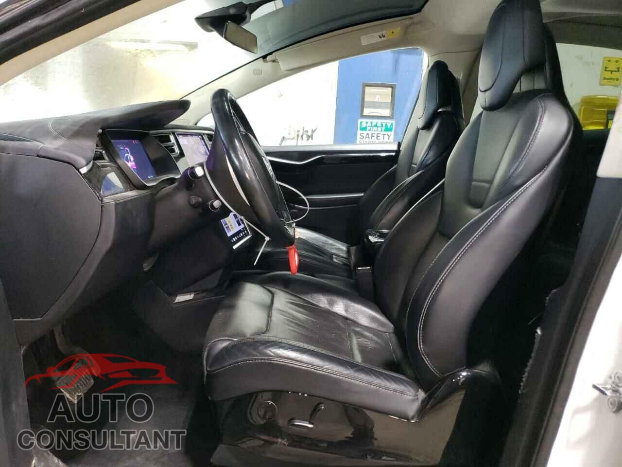 TESLA MODEL X 2016 - 5YJXCAE26GF030329