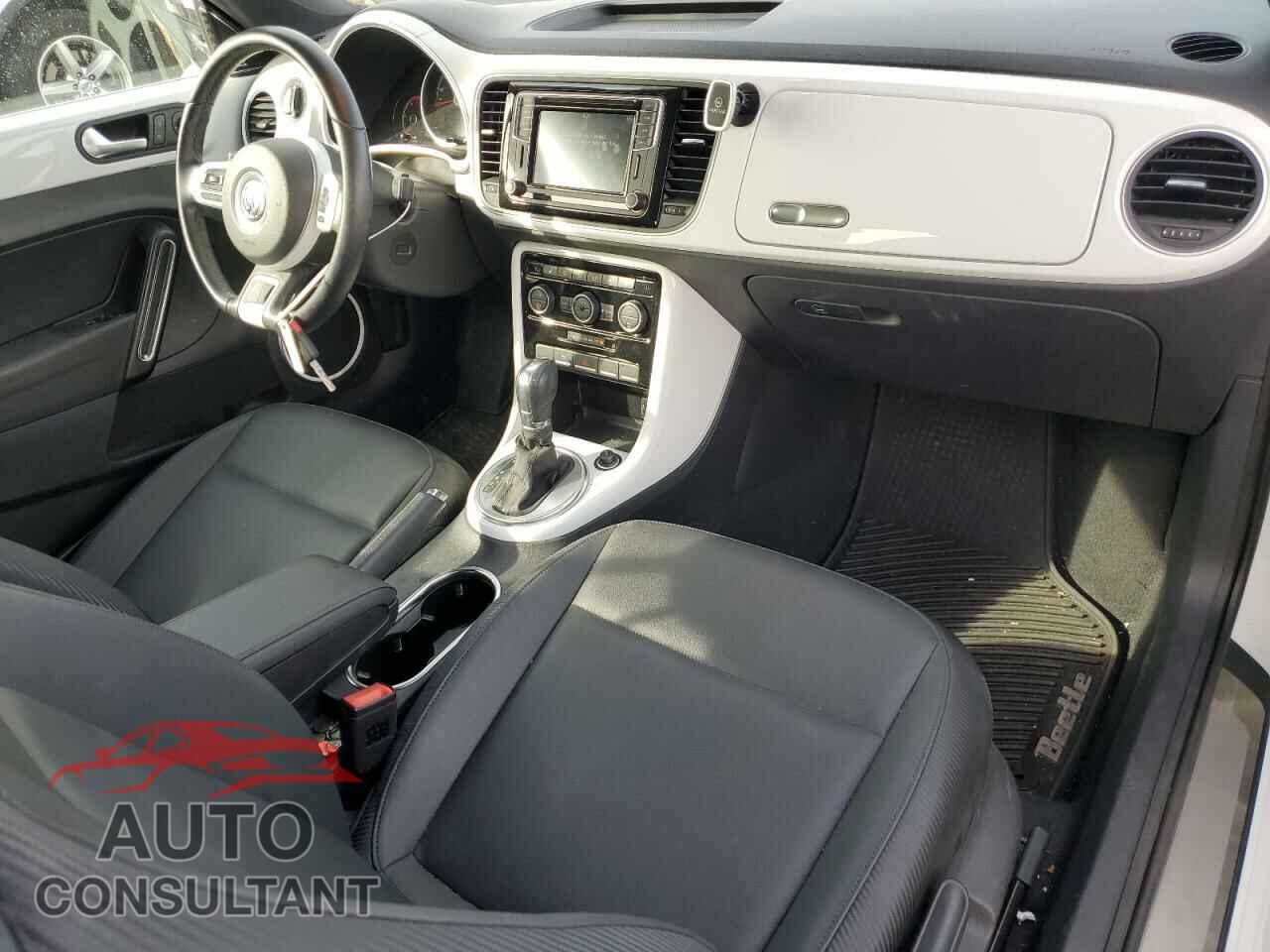 VOLKSWAGEN BEETLE 2019 - 3VW5DAAT9KM506271