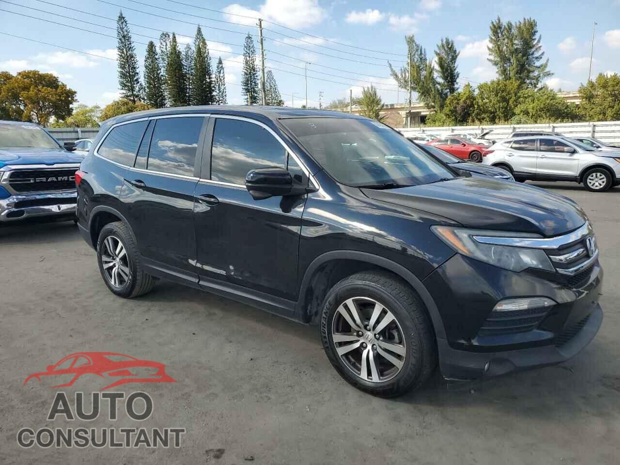 HONDA PILOT 2018 - 5FNYF6H35JB037602