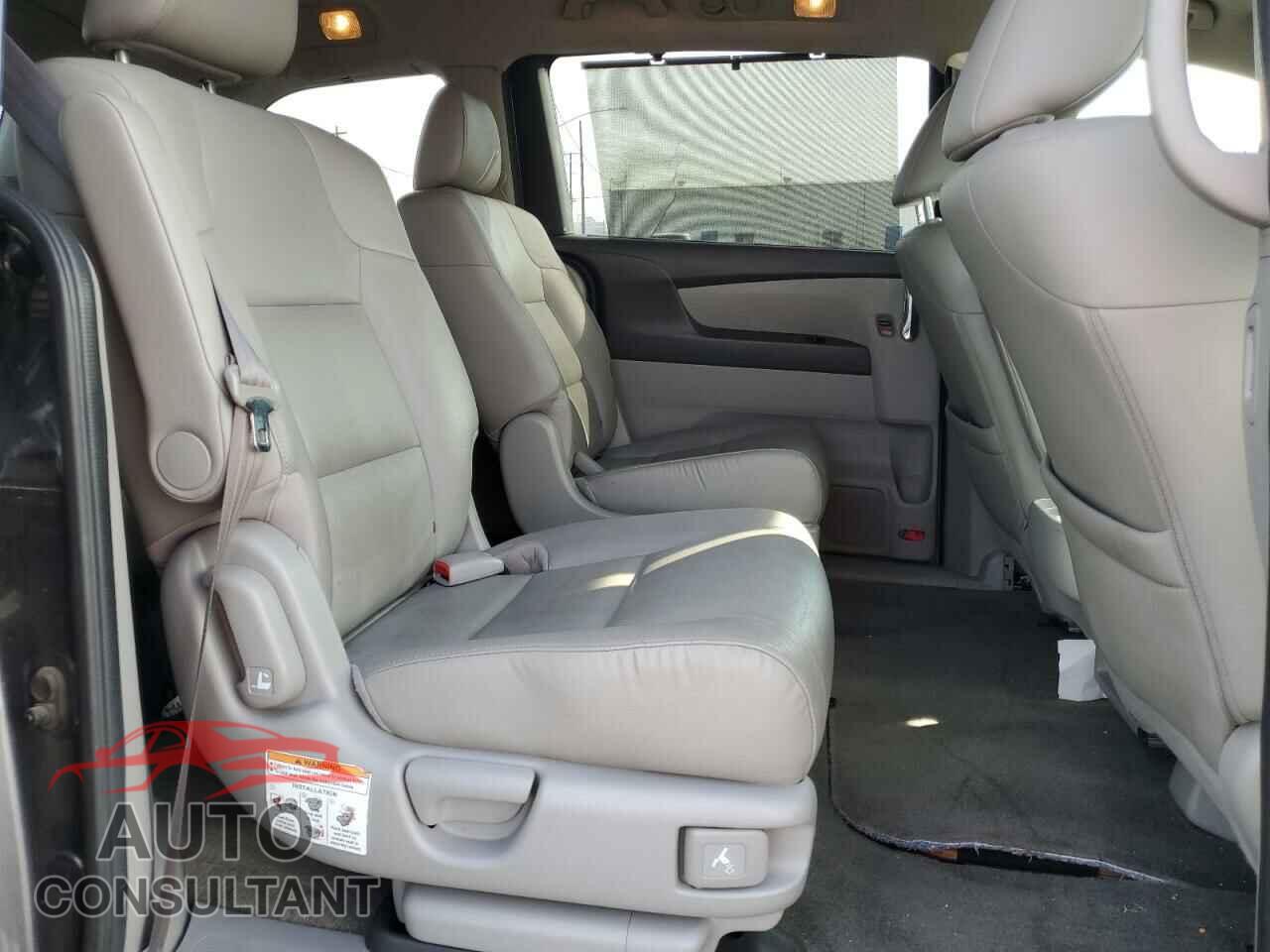 HONDA ODYSSEY 2015 - 5FNRL5H90FB041124