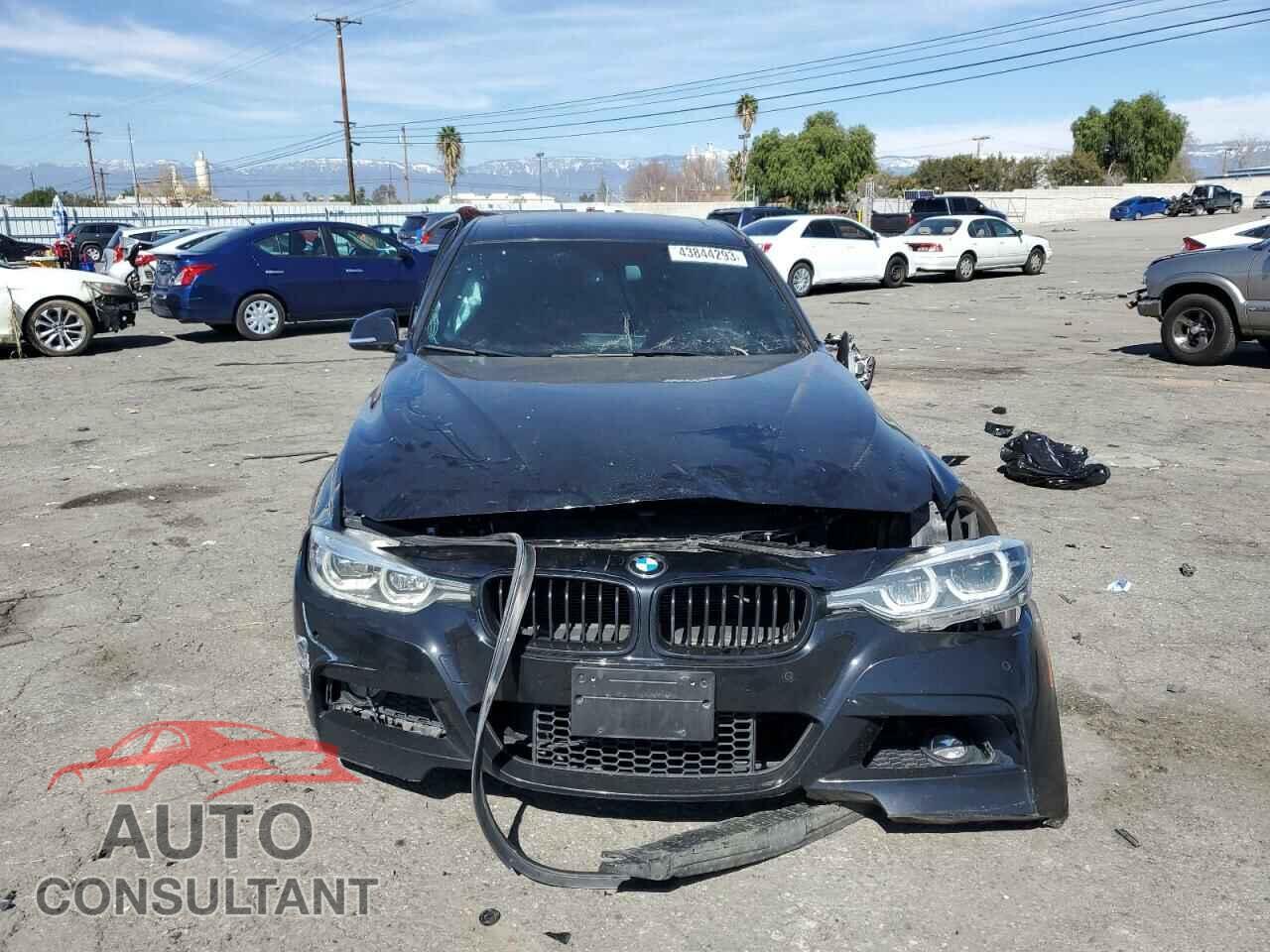 BMW 3 SERIES 2017 - WBA8E5C56HK388745