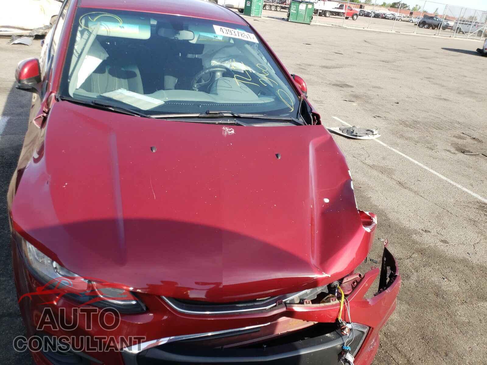 CHEVROLET SONIC 2017 - 1G1JD5SH7H4105401