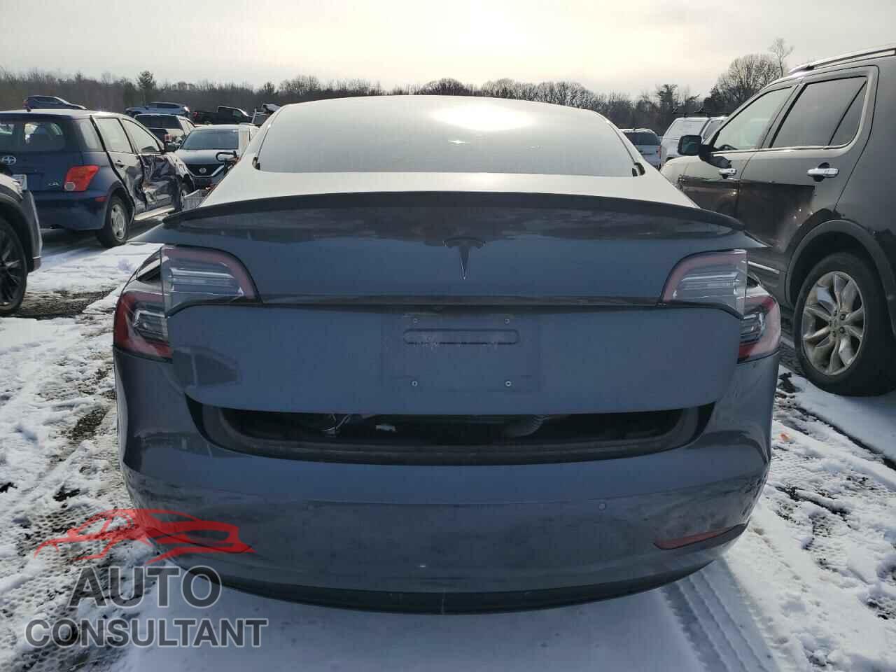 TESLA MODEL 3 2018 - 5YJ3E1EB0JF083155