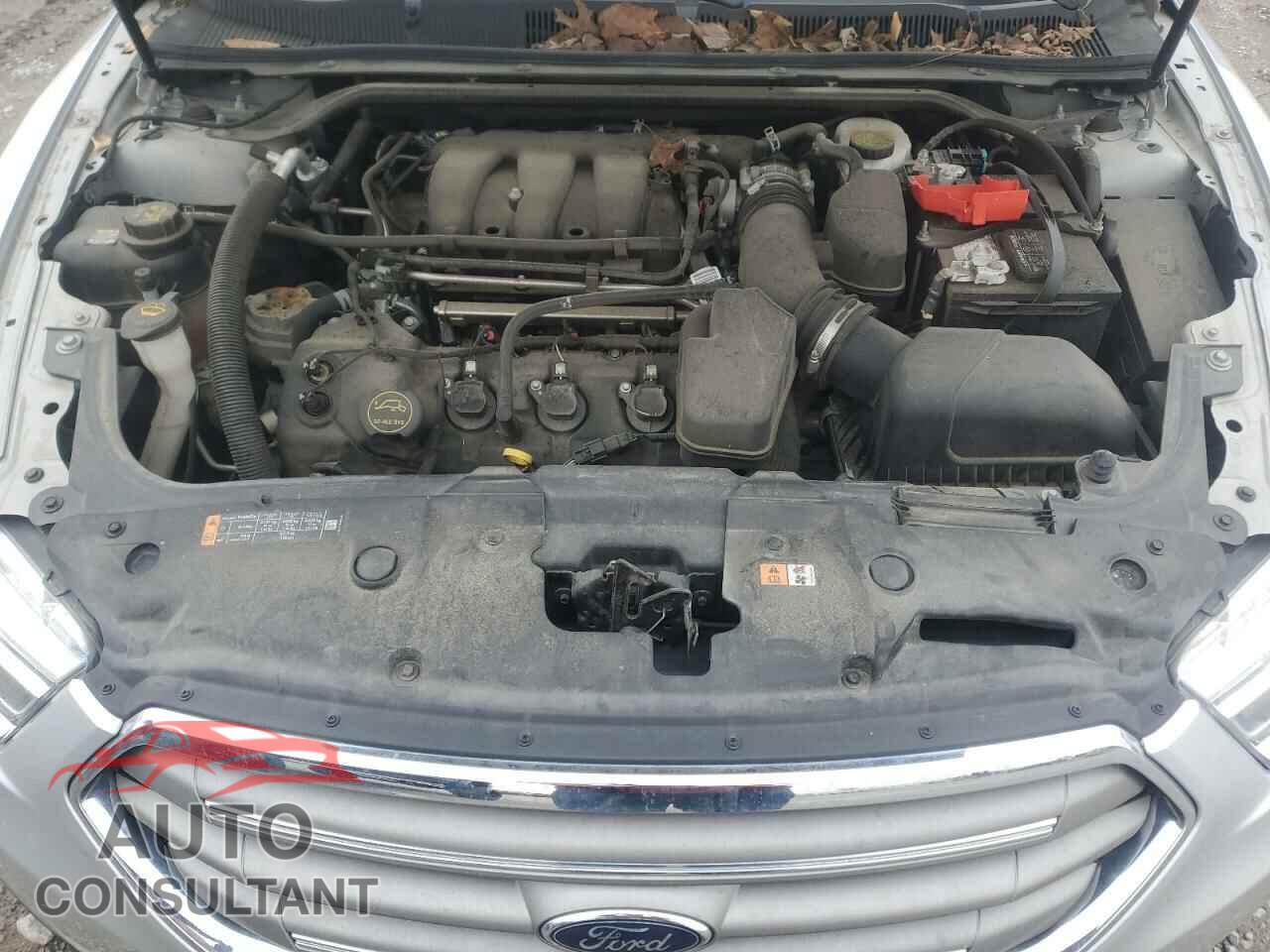 FORD TAURUS 2018 - 1FAHP2E87JG115069