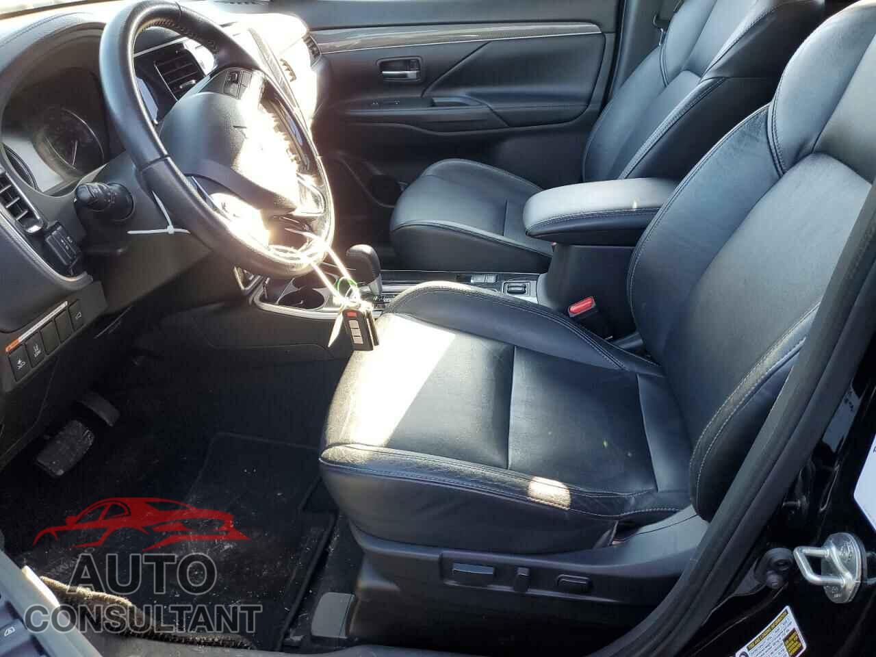 MITSUBISHI OUTLANDER 2020 - JA4AD3A3XLZ040406