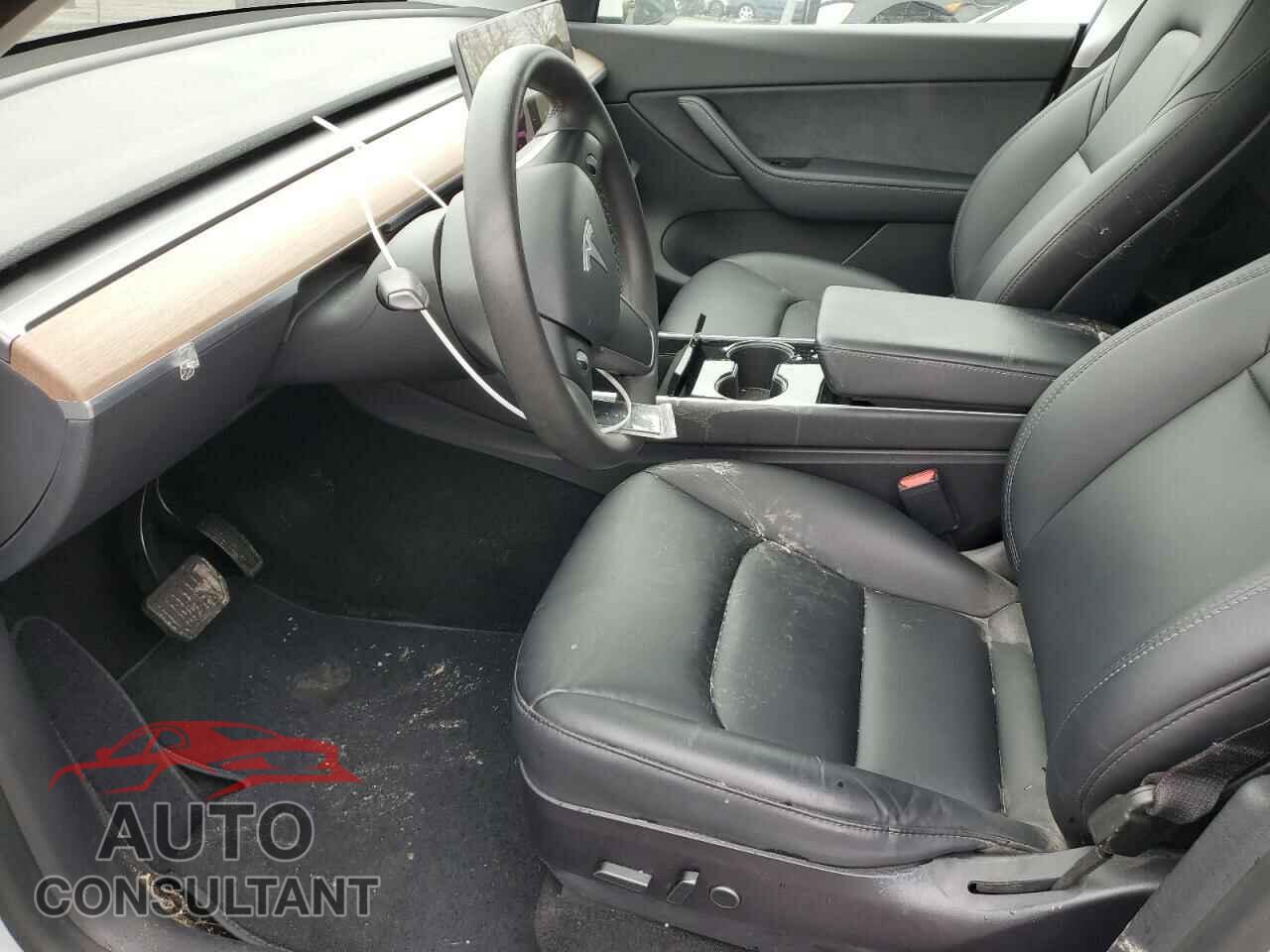 TESLA MODEL Y 2021 - 5YJYGDEE4MF083739