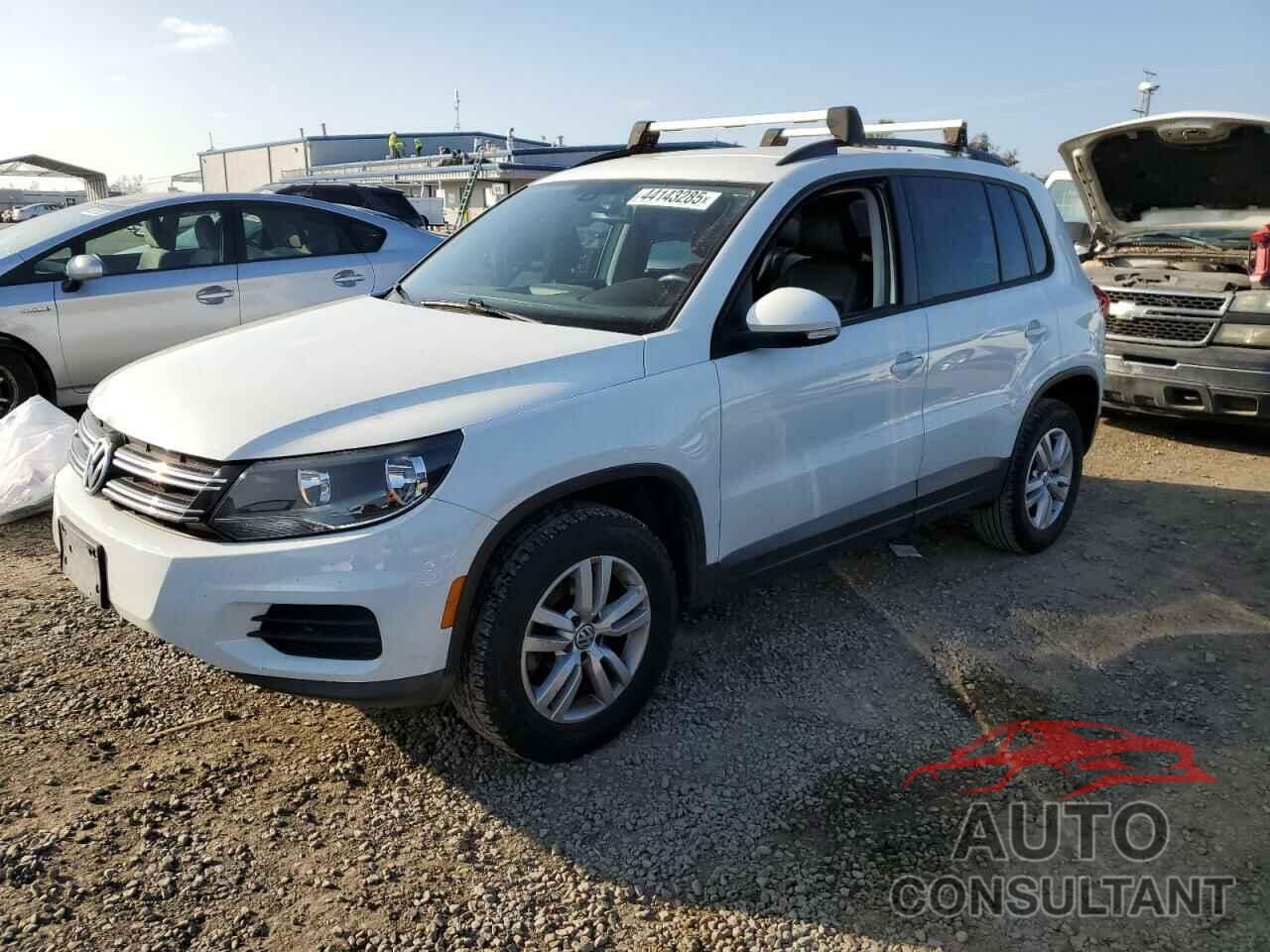 VOLKSWAGEN TIGUAN 2017 - WVGAV7AX9HK006434