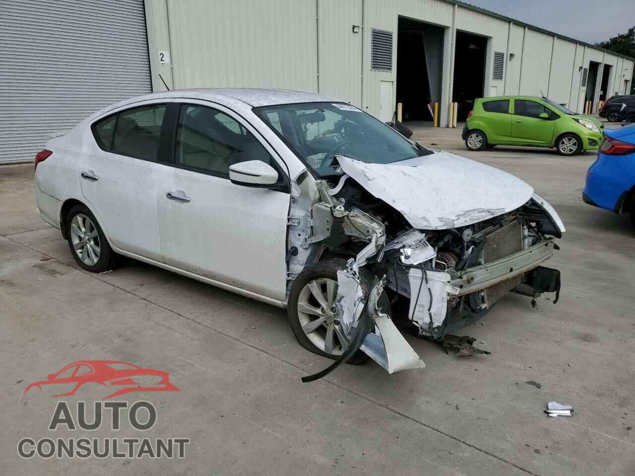 NISSAN VERSA 2017 - 3N1CN7AP7HL847327