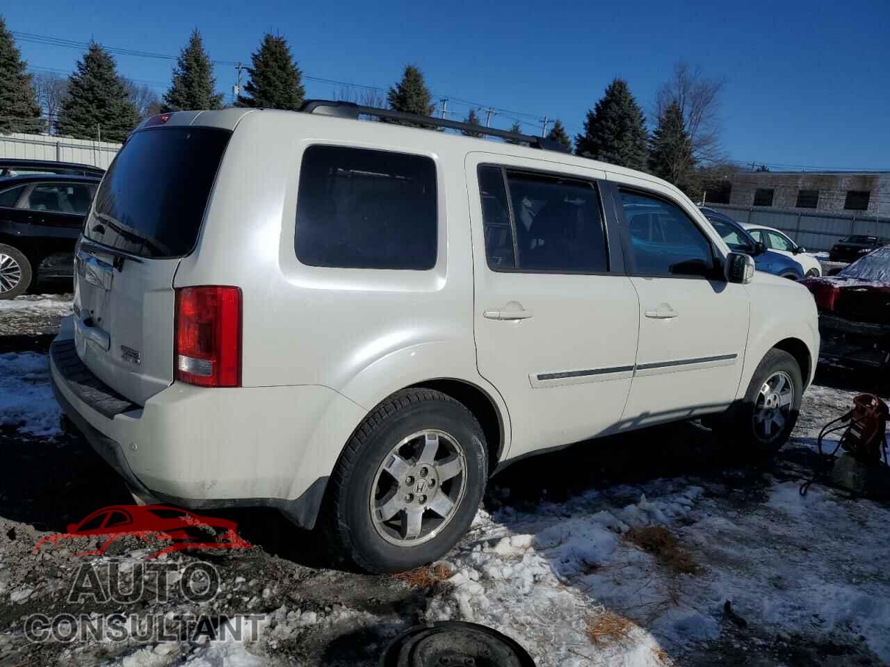 HONDA PILOT 2011 - 5FNYF4H95BB028571
