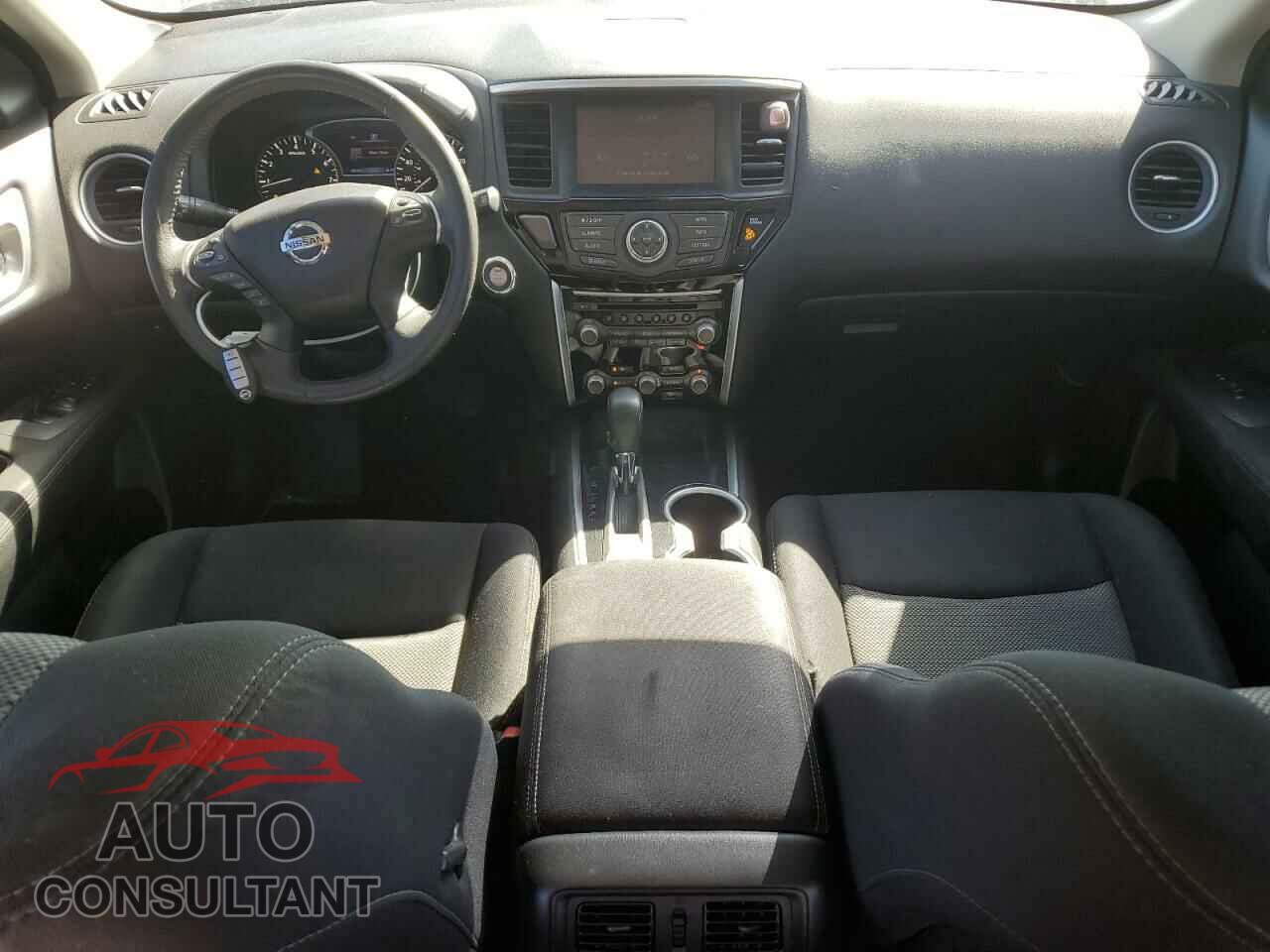 NISSAN PATHFINDER 2017 - 5N1DR2MN0HC908012