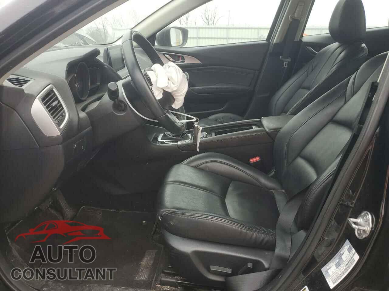 MAZDA 3 2018 - 3MZBN1V34JM256754