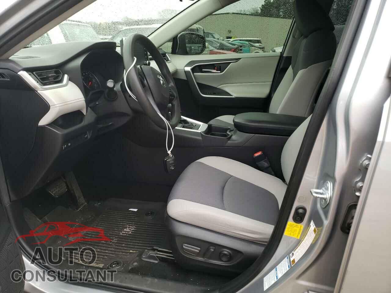 TOYOTA RAV4 2020 - JTMP1RFV6LD531199