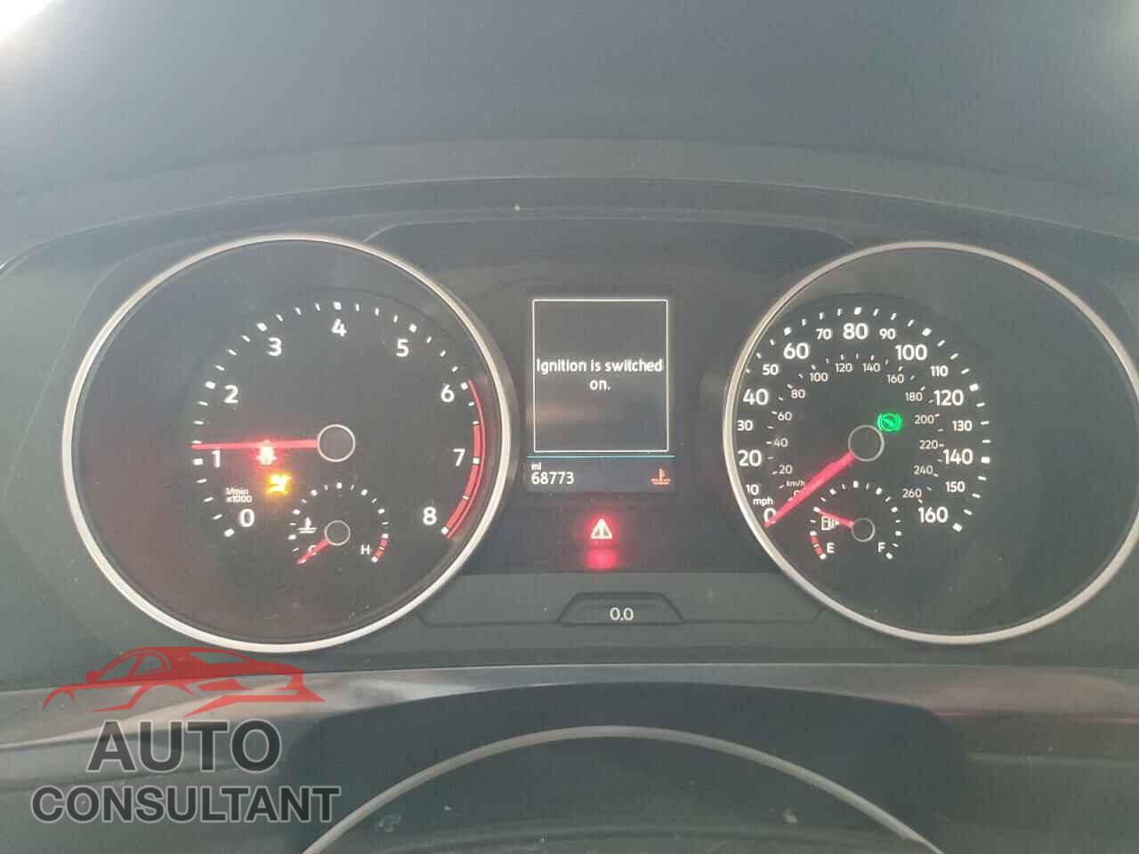 VOLKSWAGEN TIGUAN 2018 - 3VV1B7AX7JM017221