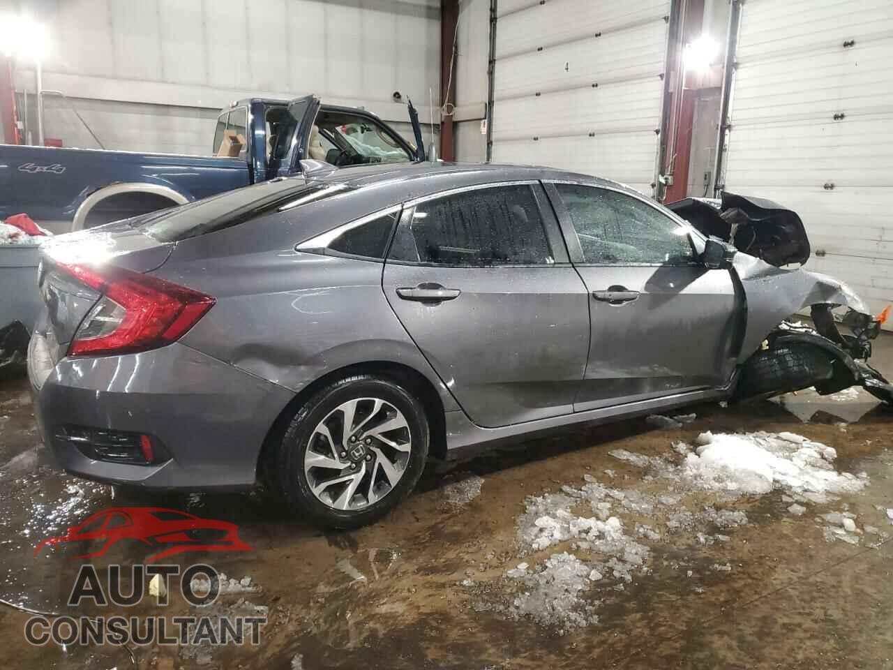 HONDA CIVIC 2018 - 2HGFC2F74JH593829