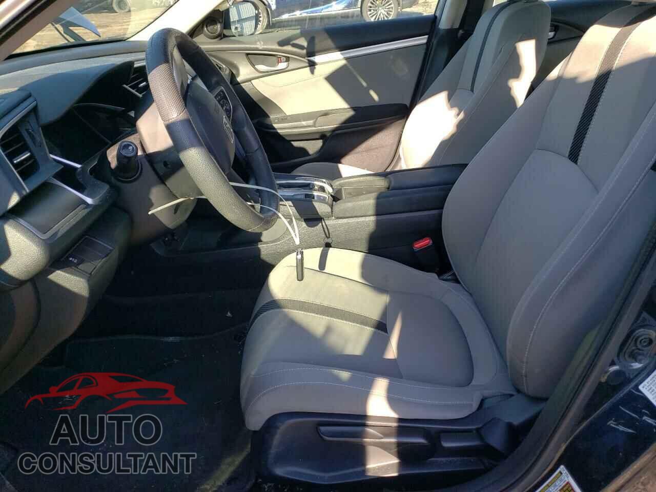HONDA CIVIC 2018 - 2HGFC2F73JH520077