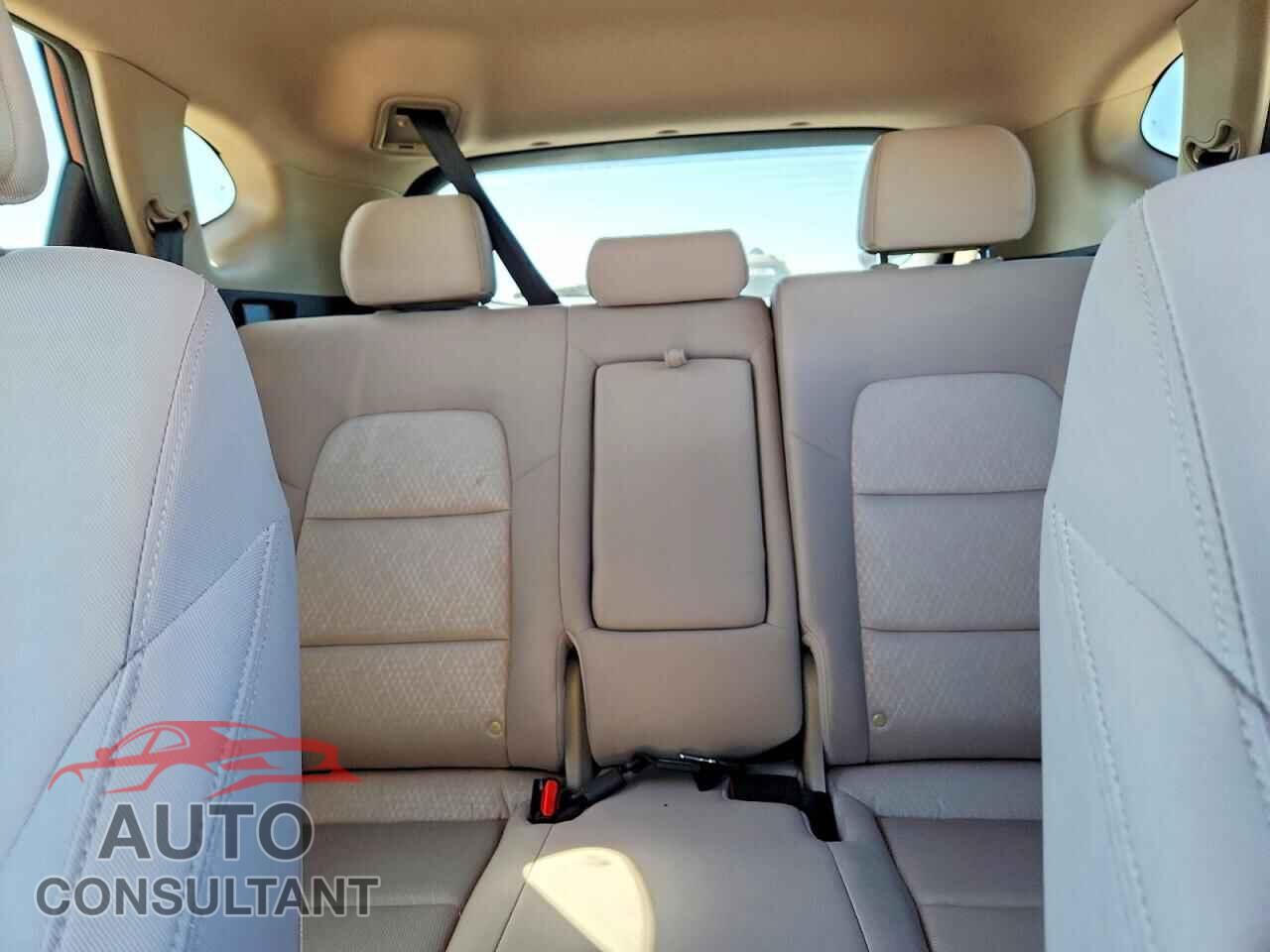 HYUNDAI TUCSON 2017 - KM8J3CA48HU351088