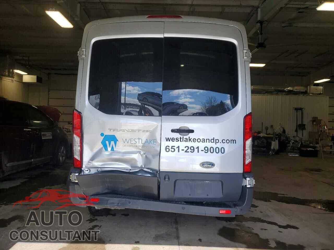 FORD TRANSIT 2017 - 1FTYR1CM2HKA83590