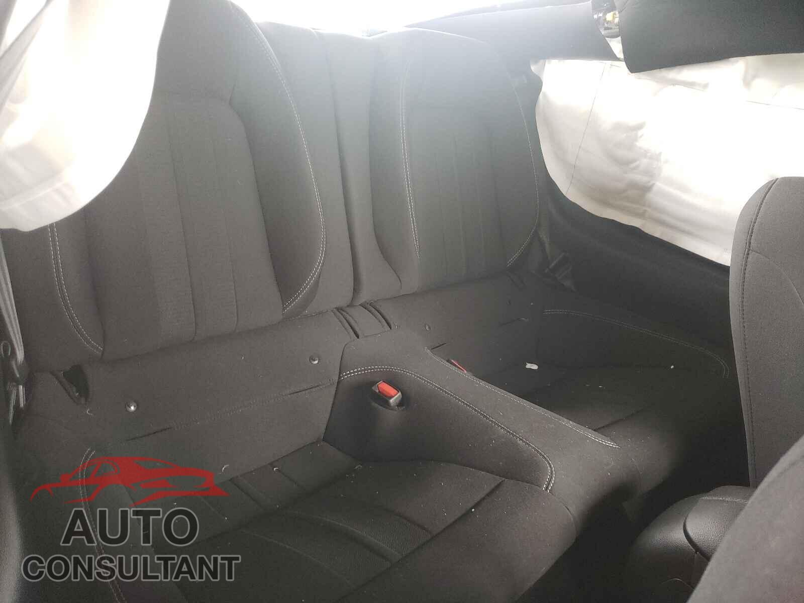 FORD MUSTANG 2021 - 1FA6P8TH8M5104725