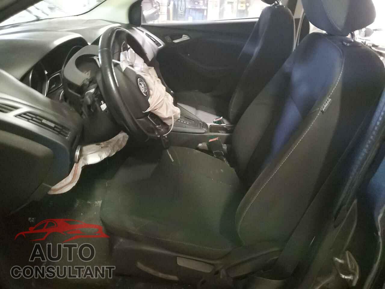 FORD FOCUS 2016 - 1FADP3F23GL262391
