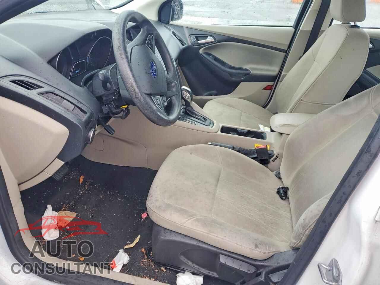 FORD FOCUS 2015 - 1FADP3F27FL250470