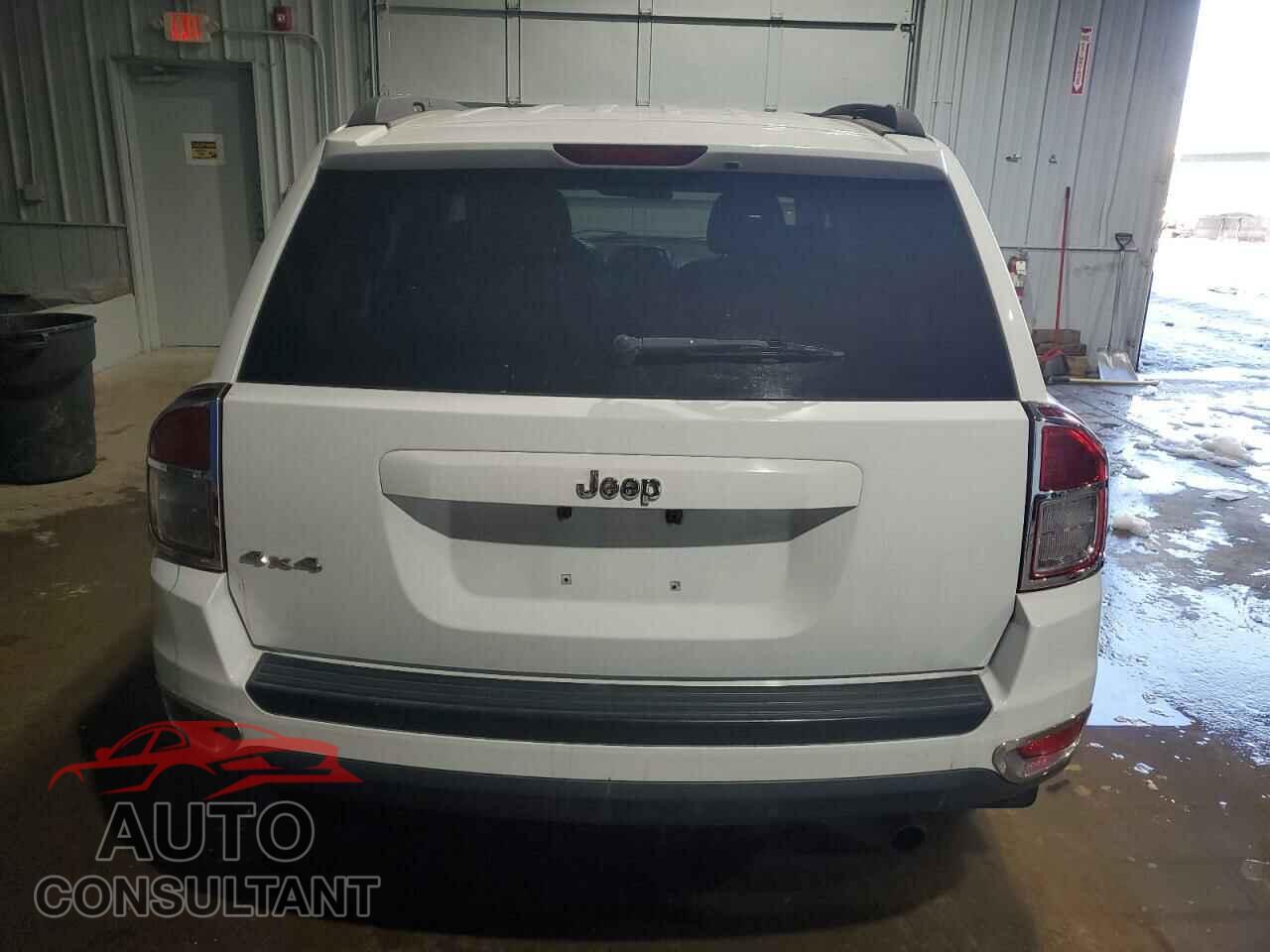 JEEP COMPASS 2011 - 1J4NF1FB5BD275436
