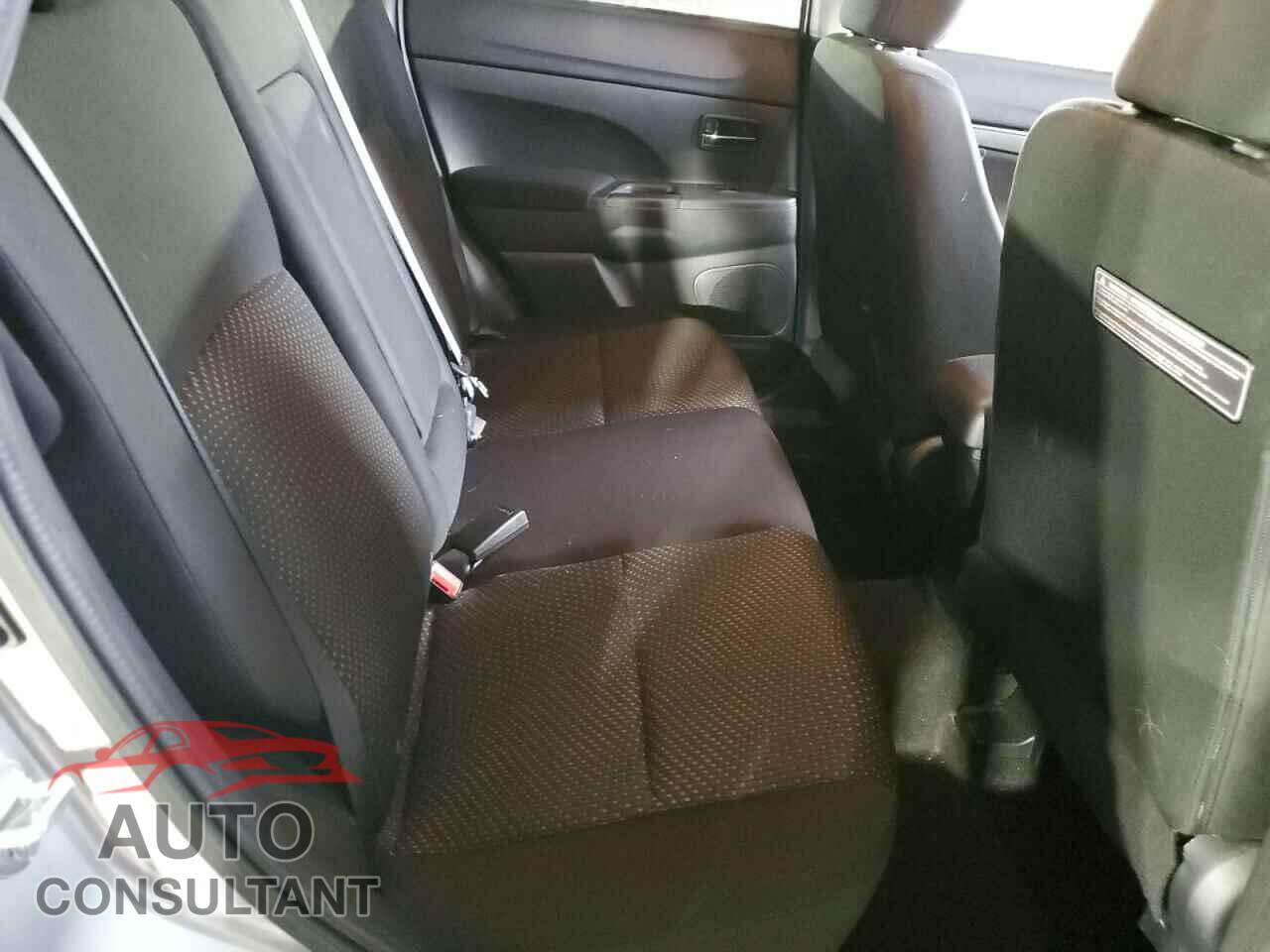 MITSUBISHI OUTLANDER 2016 - JA4AR3AW7GZ056483