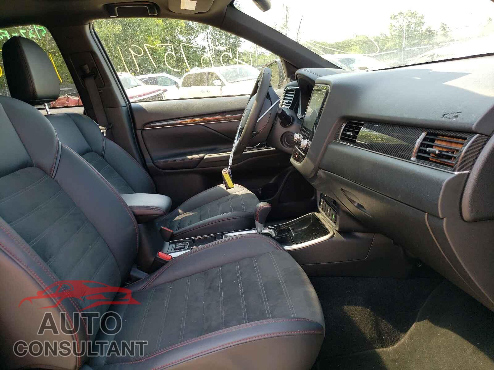 MITSUBISHI OUTLANDER 2020 - JA4AD3A38LZ042946