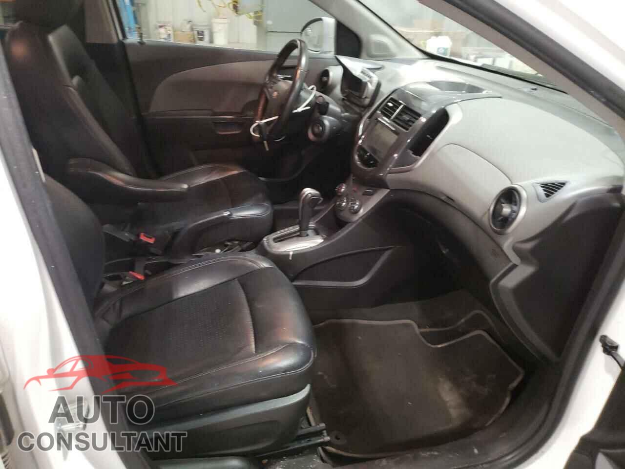 CHEVROLET SONIC 2016 - 1G1JE5SB0G4138084