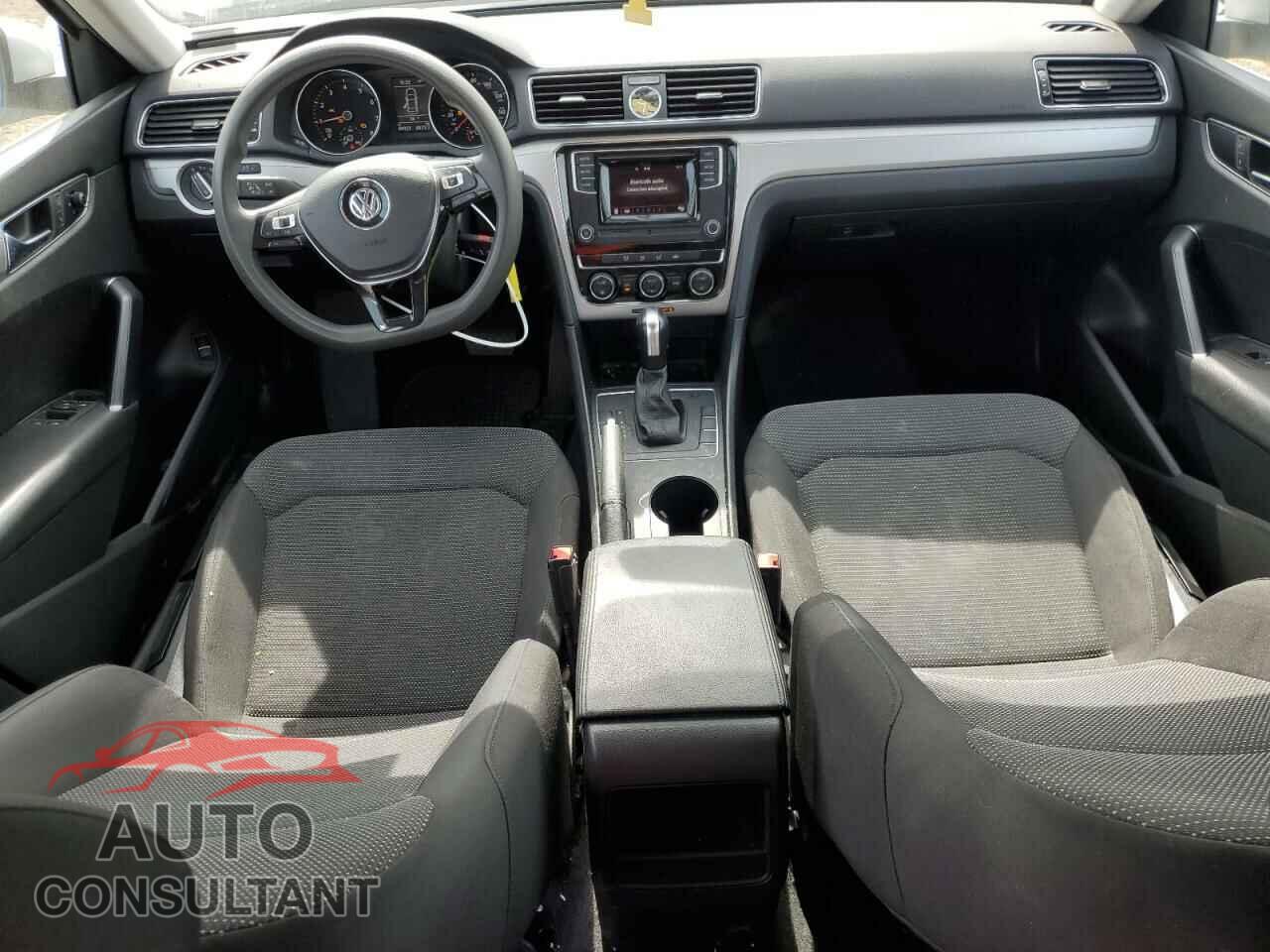 VOLKSWAGEN PASSAT 2016 - 1VWAT7A37GC070128