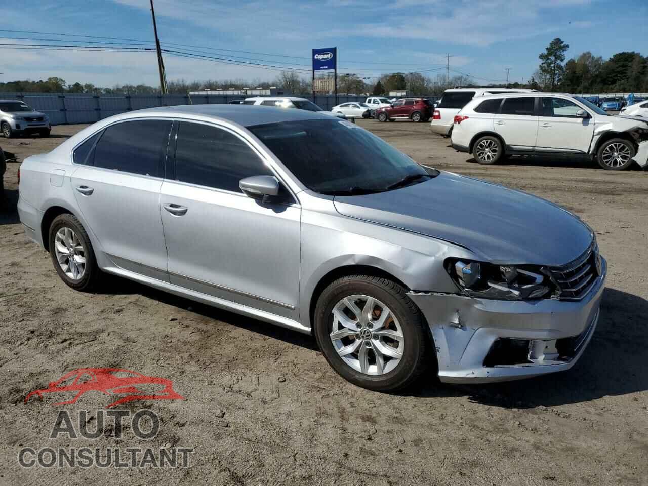 VOLKSWAGEN PASSAT 2017 - 1VWAT7A37HC085293