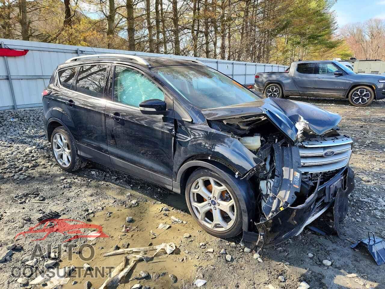 FORD ESCAPE 2017 - 1FMCU9J98HUE83045