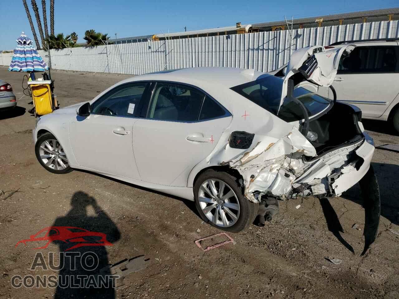 LEXUS IS 2016 - JTHBA1D23G5031150