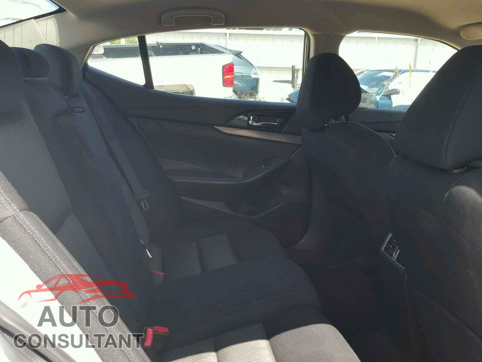 NISSAN MAXIMA 2016 - 1N4AA6AP5GC414583