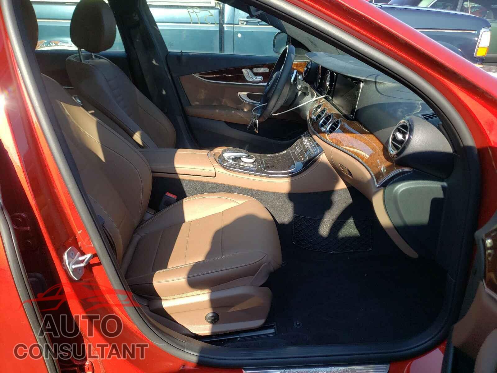 MERCEDES-BENZ E CLASS 2018 - WDDZF4KB5JA369921